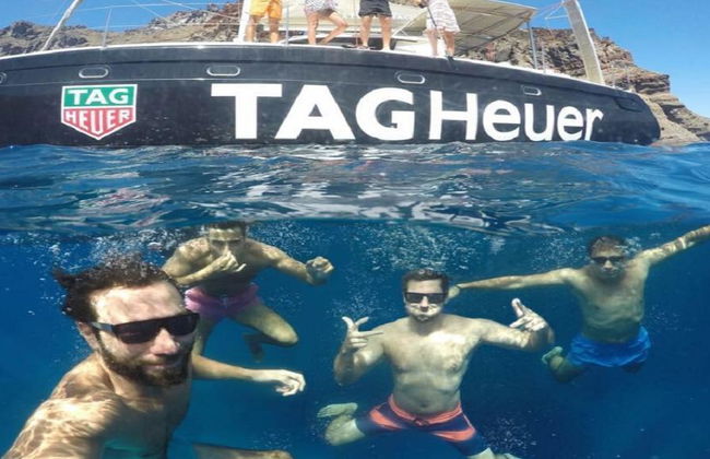 Caldera Blue: Passeio à catamarã com refeição: Black Mountain e Hot Springs - Grupo Pequeno - Foto 3